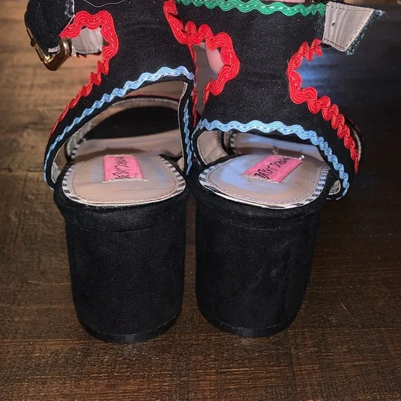 NWOT Betsey Johnson Faraah Multi colored block heel - Picture 4 of 6